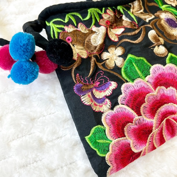 Embroidered Pom Poms Long Shoulder Bag/Crossbody Purse and Wristlet NWOT - Picture 10 of 13